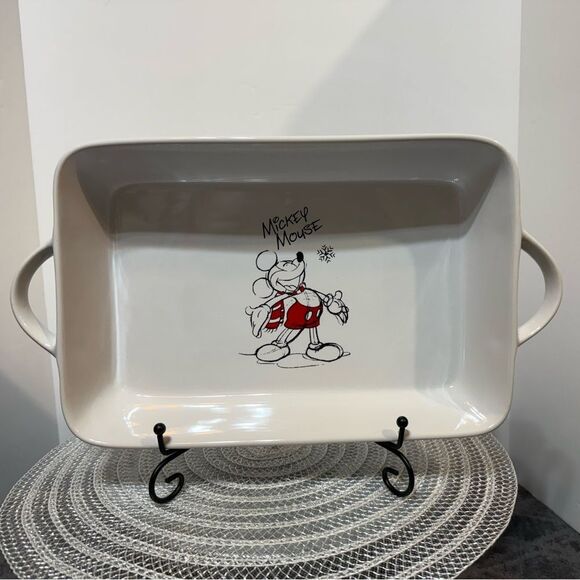 Disney Mickey Minnie Mouse Holiday Sketchbook Casserole/Baking/Serving Dish NWT - Picture 1 of 10